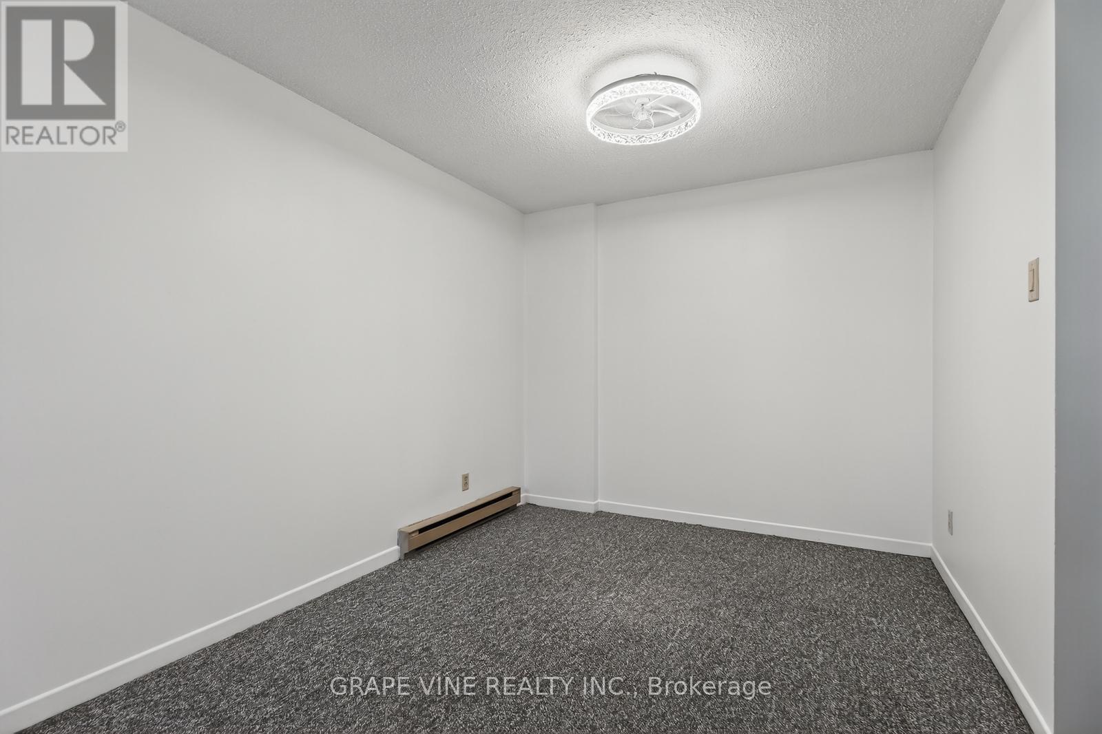102 - 50 BURNSIDE AVENUE — photo 22