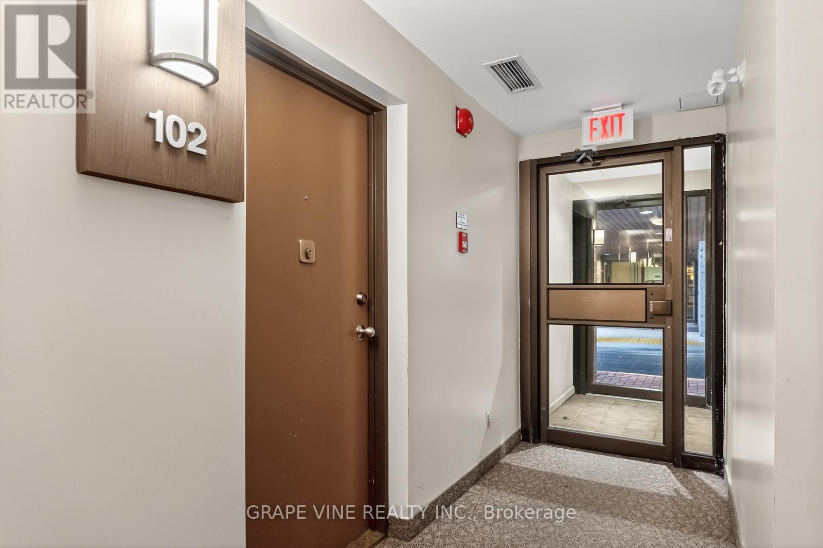 #102 50 BURNSIDE AVENUE - 6