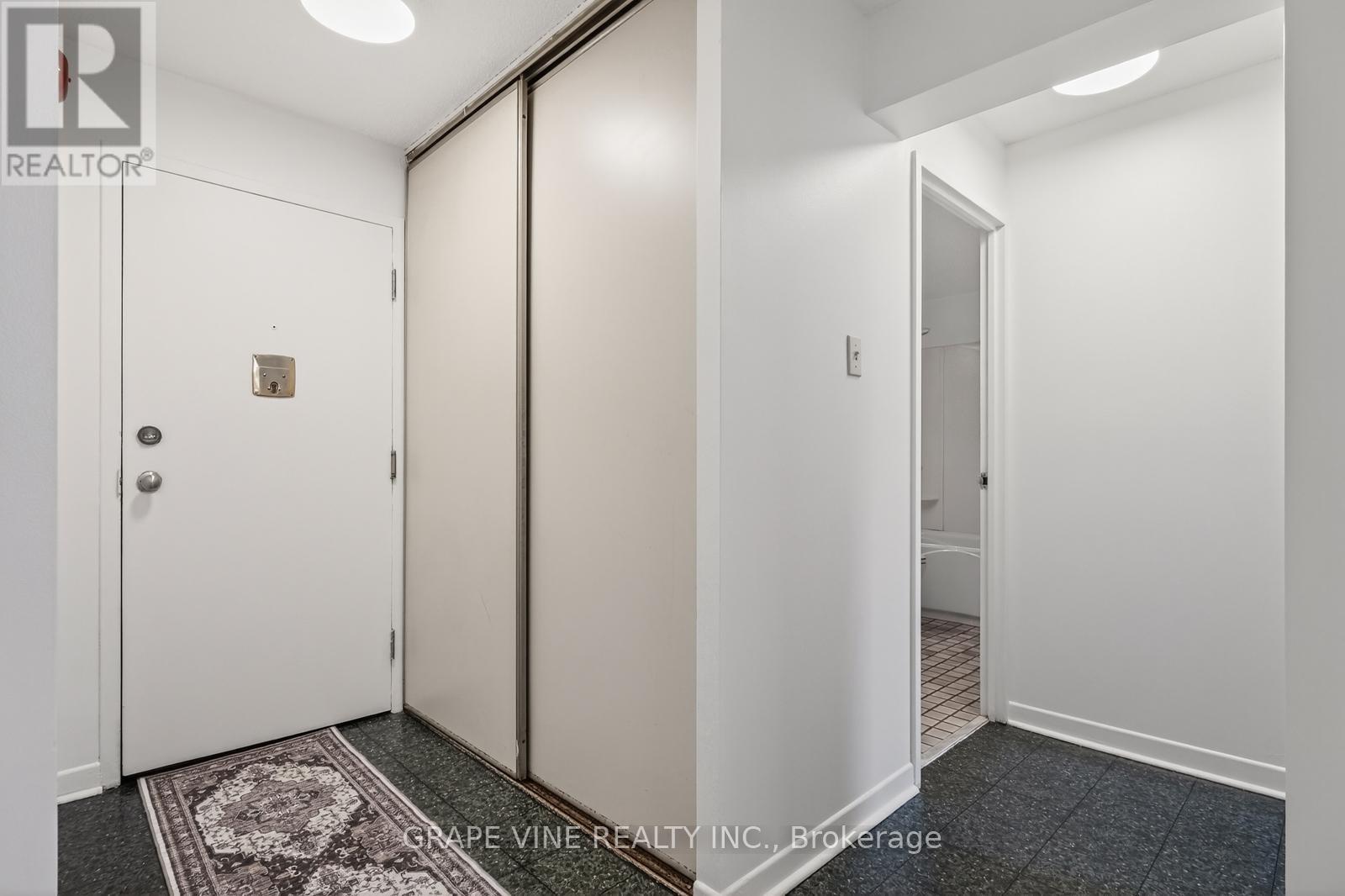 #102 50 BURNSIDE AVENUE - 7