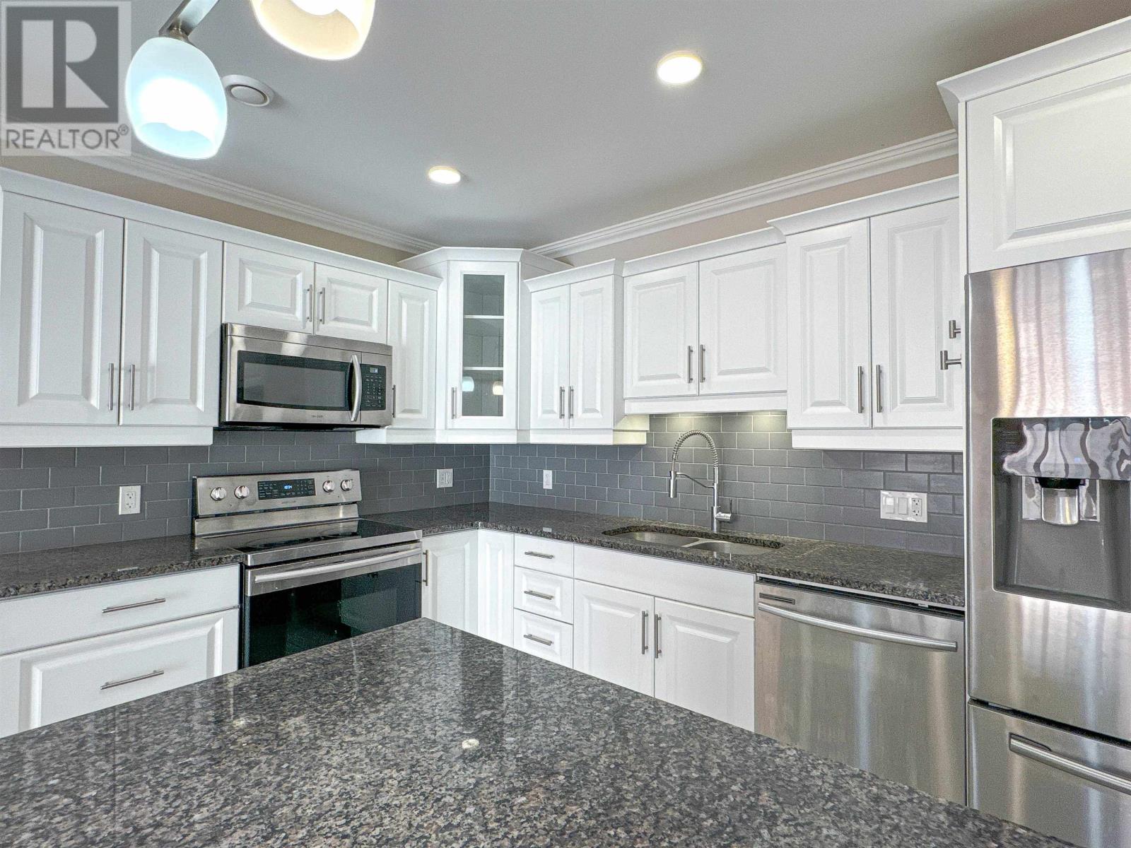 #108 210 SHAKESPEARE DRIVE - 7