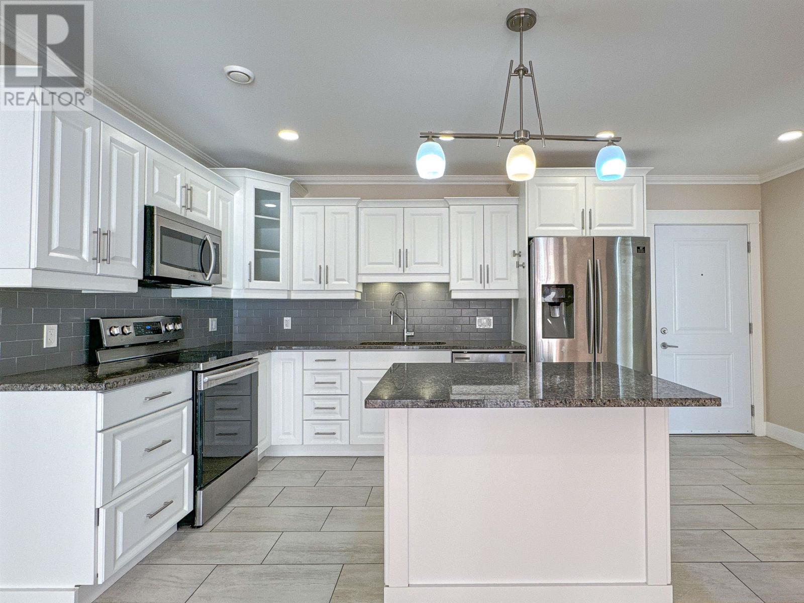 #108 210 SHAKESPEARE DRIVE - Image 3