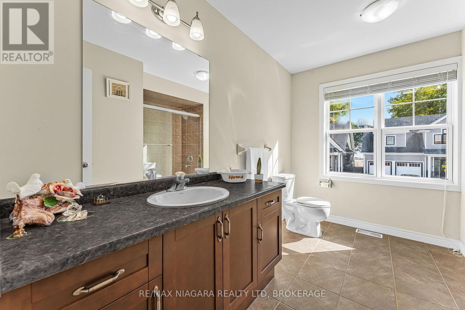750 LAKESHORE ROAD - 21