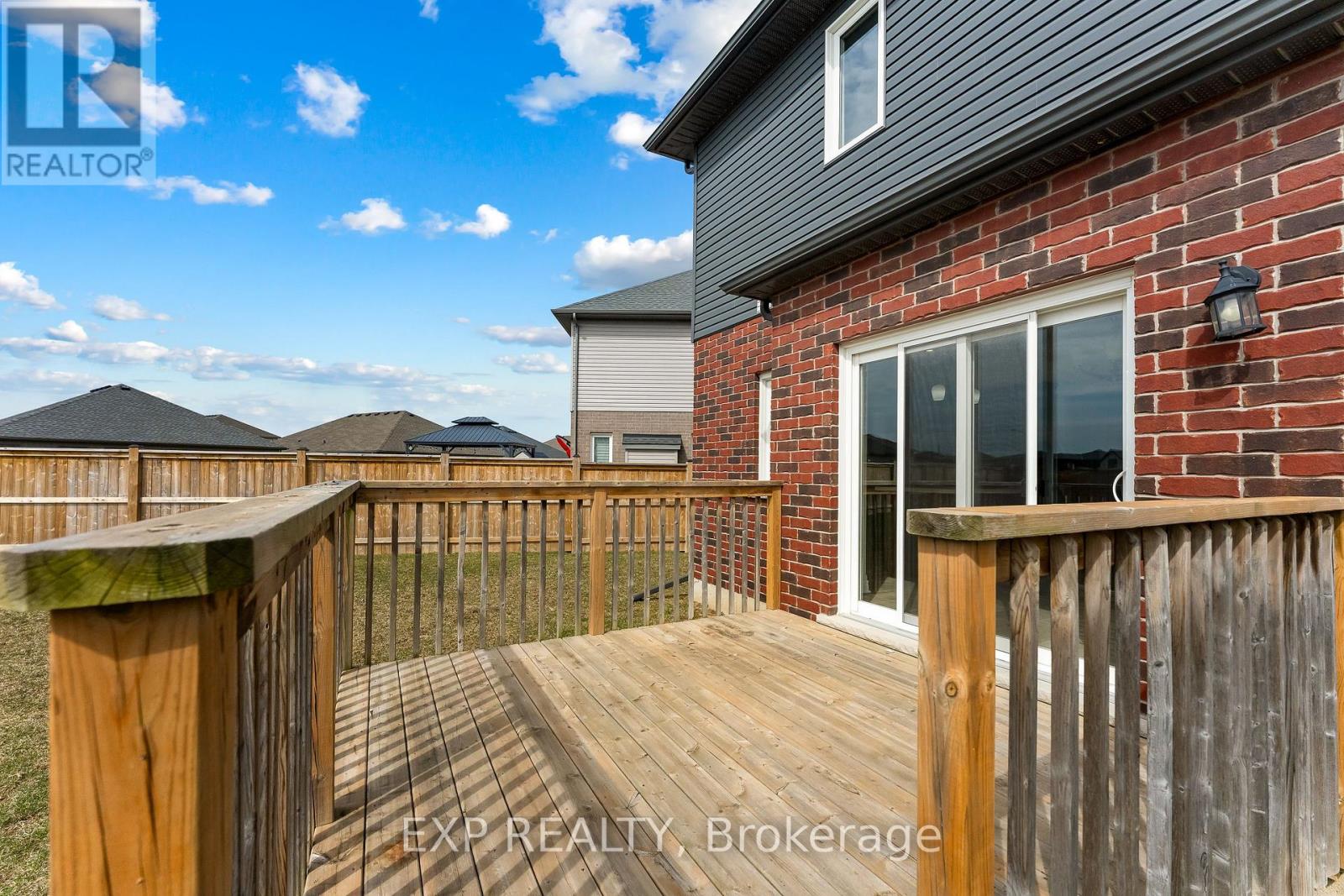 33 CINNAMON STREET - 45