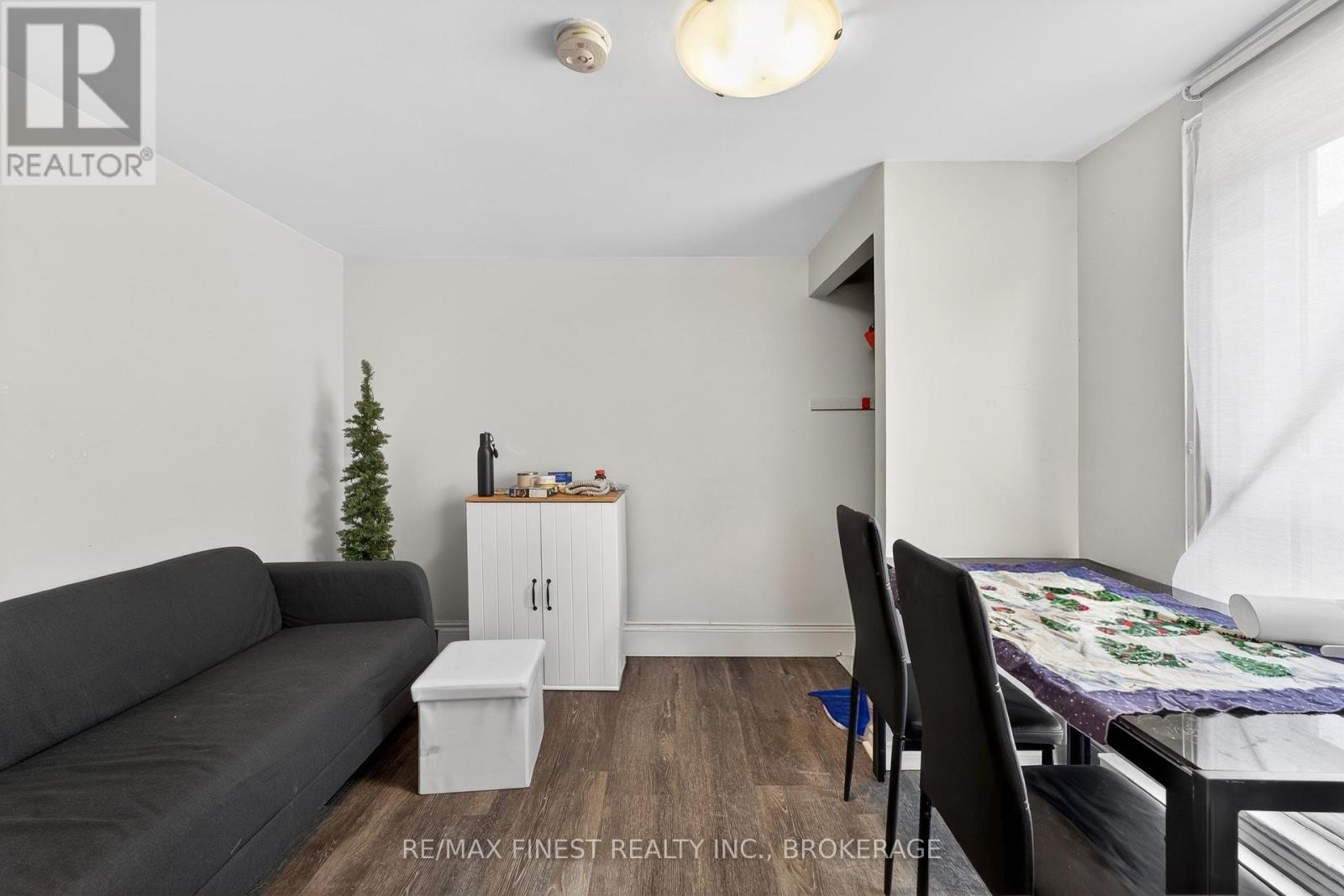 255-257 EARL STREET - 23