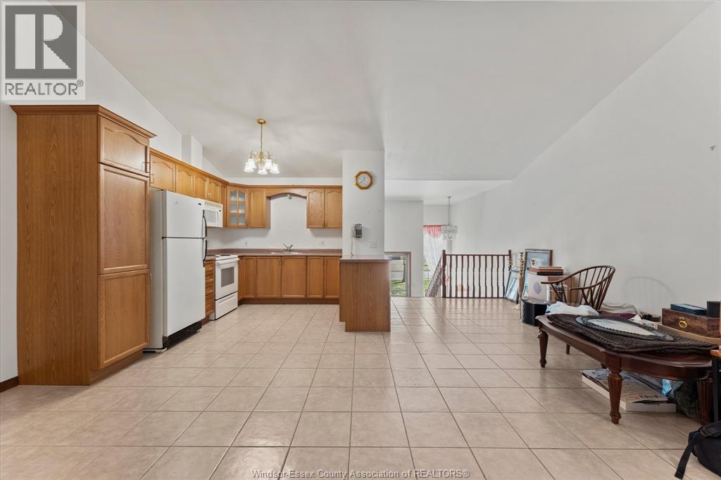 64 TOFFLEMIRE COURT - 13