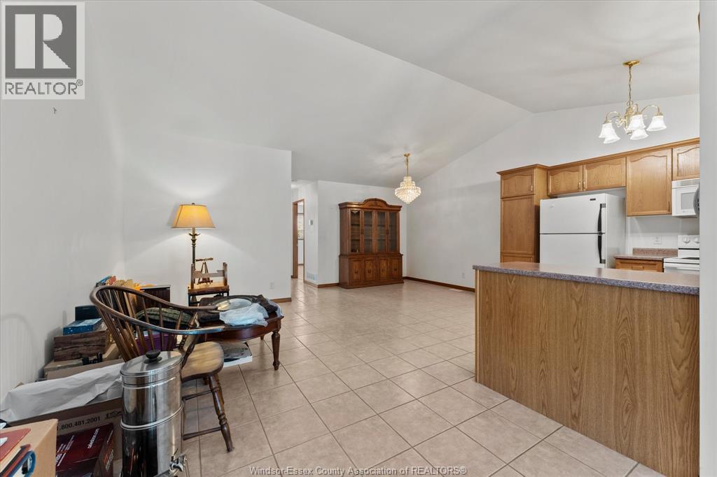 64 TOFFLEMIRE COURT - 7