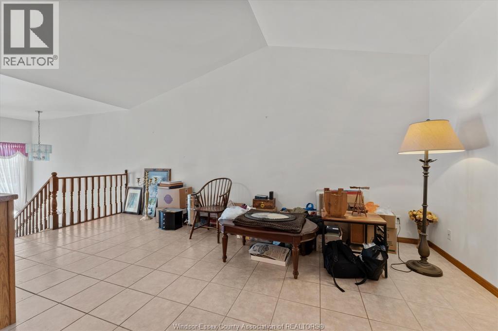 64 TOFFLEMIRE COURT - 8