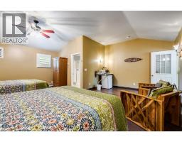 1060 East West Road, Pelee Island, ON N0R1M0 Photo 46