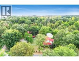 1060 East West Road, Pelee Island, ON N0R1M0 Photo 6