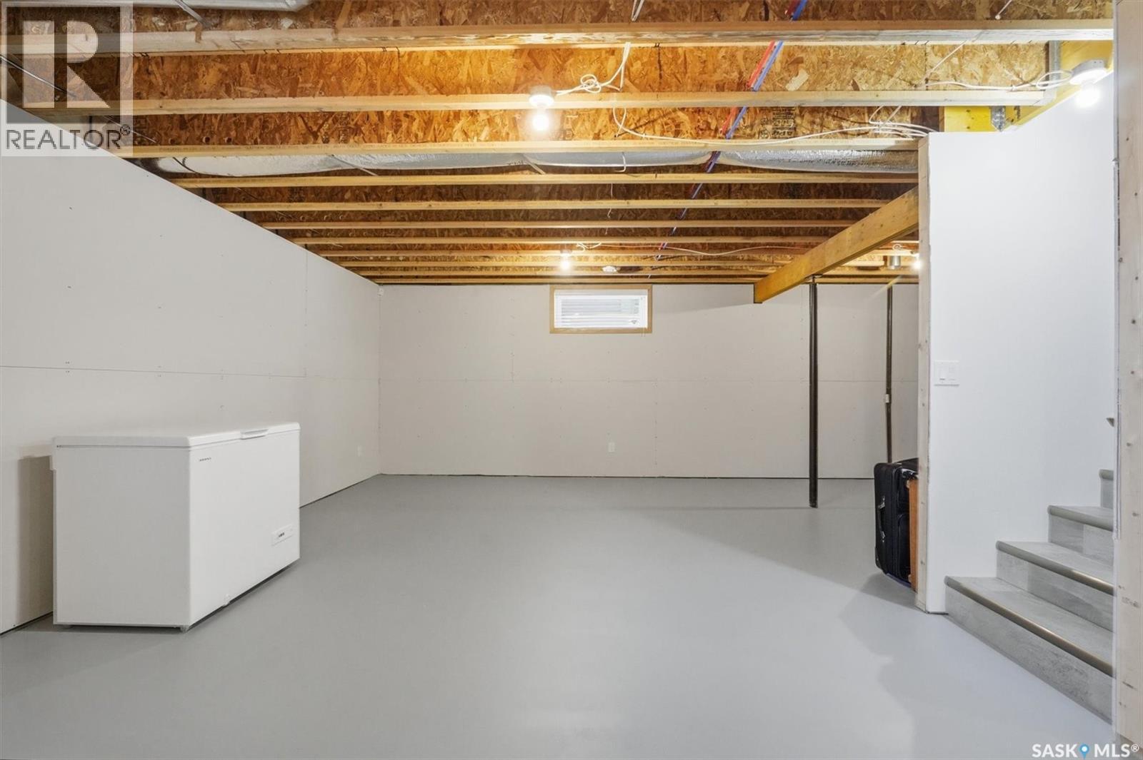 #13 315 OLSON LANE W - 32