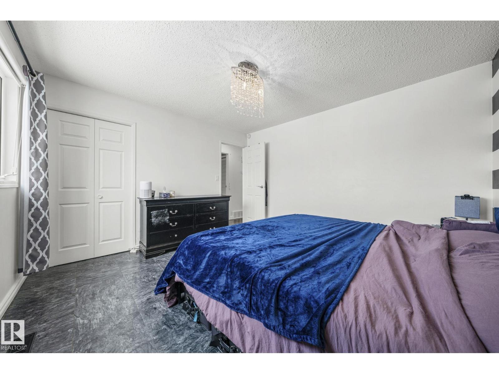 115 Warwick RD NW, Edmonton