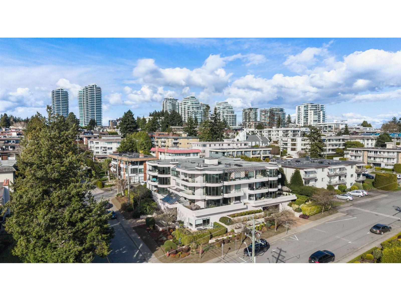 302 1250 MARTIN STREET, White Rock