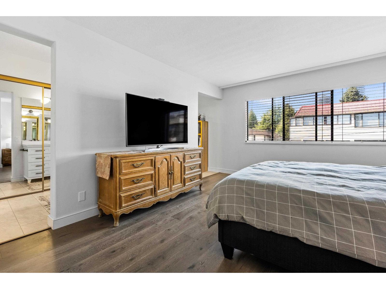 302 1250 MARTIN STREET, White Rock