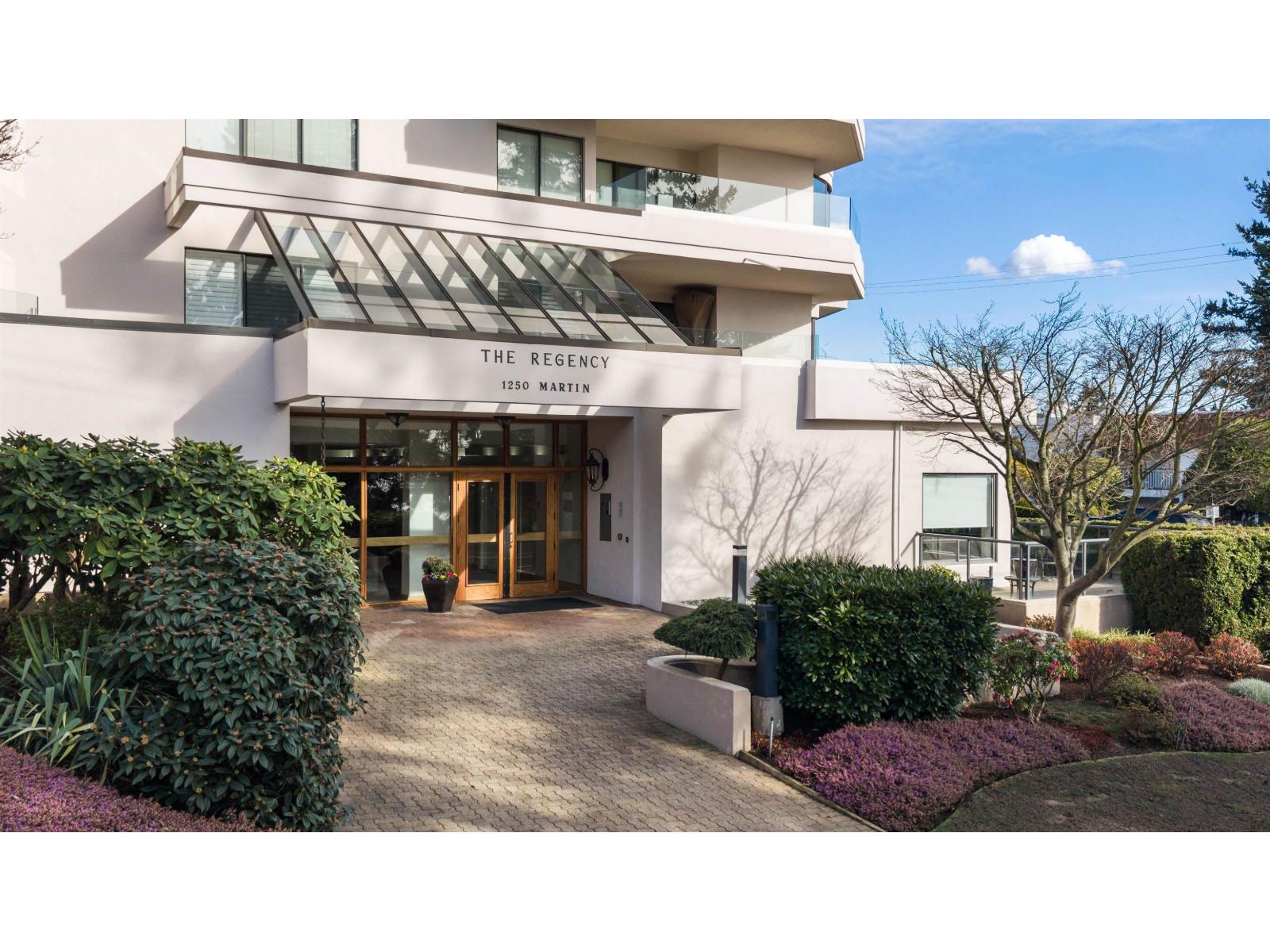 302 1250 MARTIN STREET, White Rock