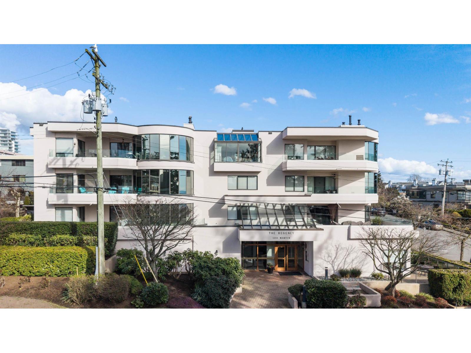 302 1250 MARTIN STREET, White Rock