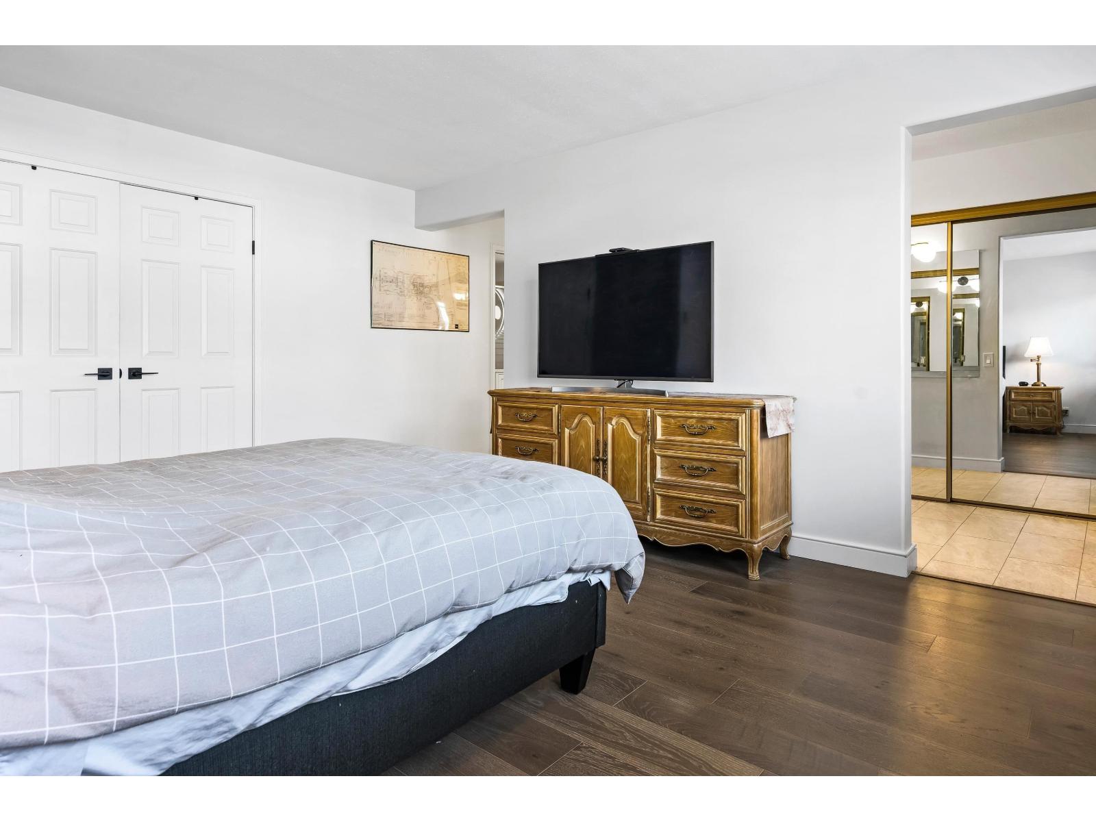 302 1250 MARTIN STREET, White Rock