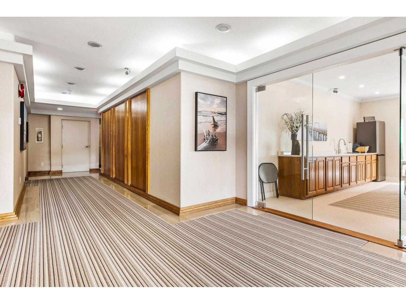 302 1250 MARTIN STREET, White Rock