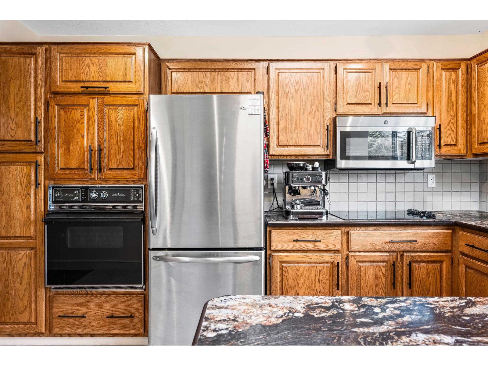 302 1250 MARTIN STREET, White Rock