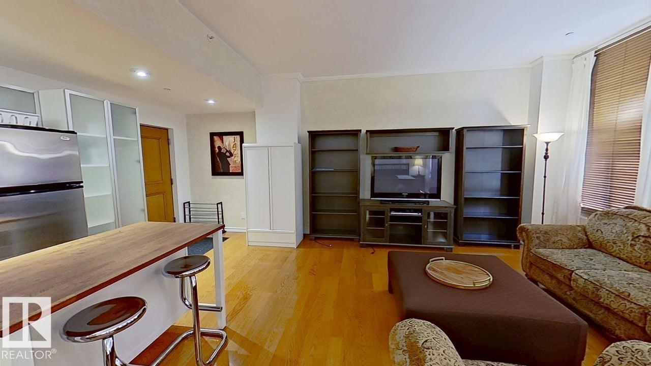 311 10134 100 ST NW - 11