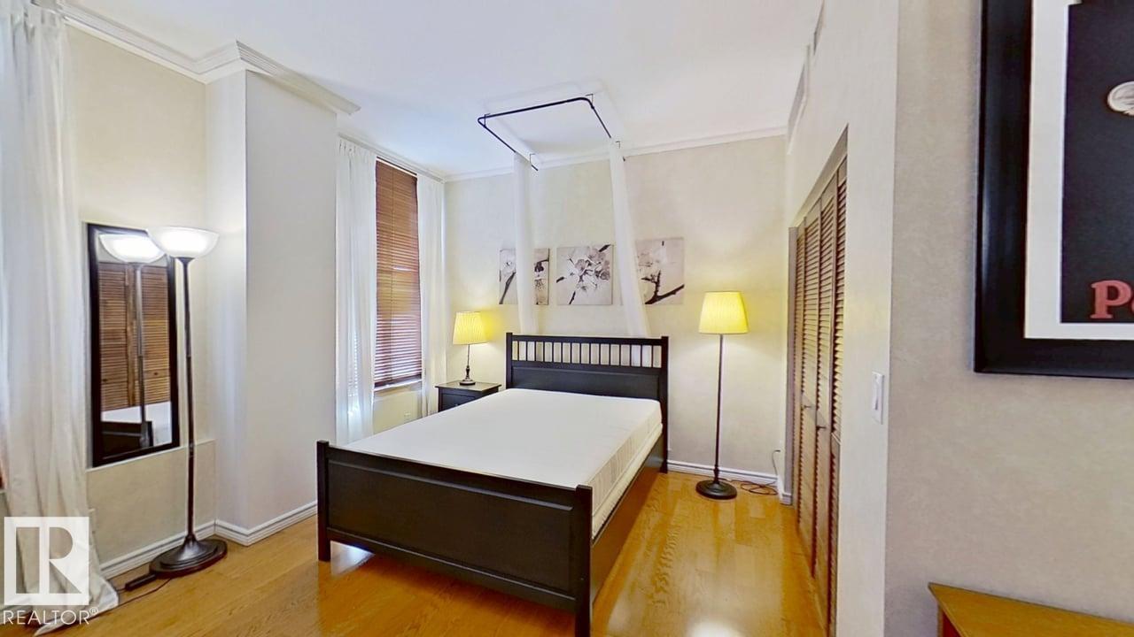 311 10134 100 ST NW - 19