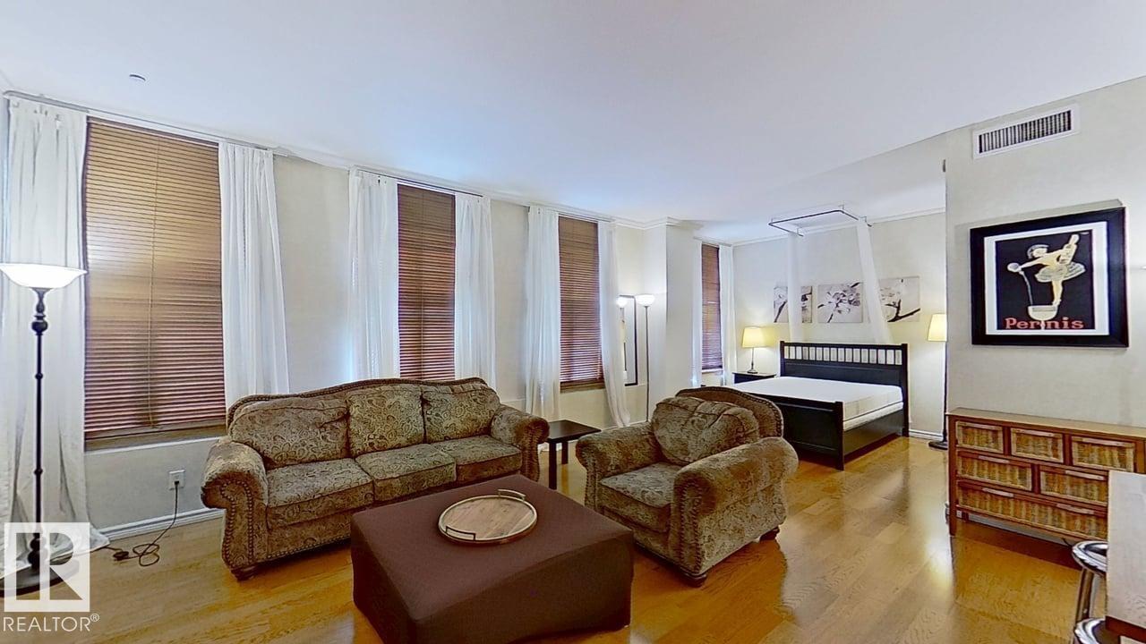 311 10134 100 ST NW - 8