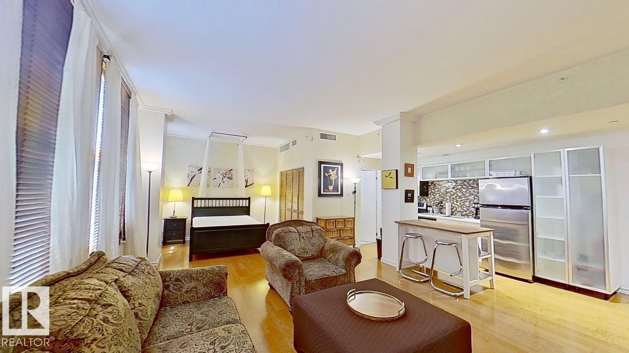 311 10134 100 ST NW - 7