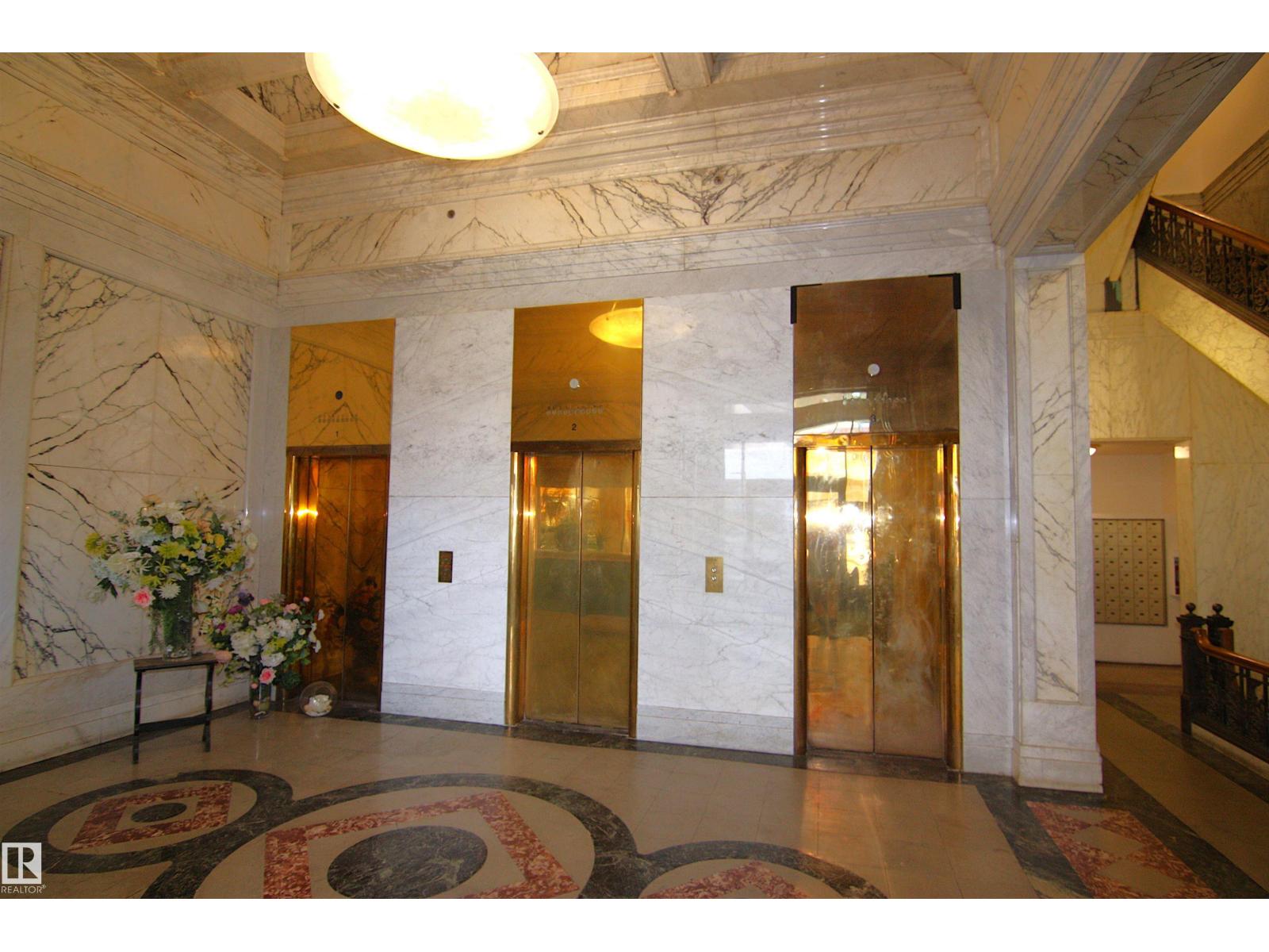 311 10134 100 ST NW - 2