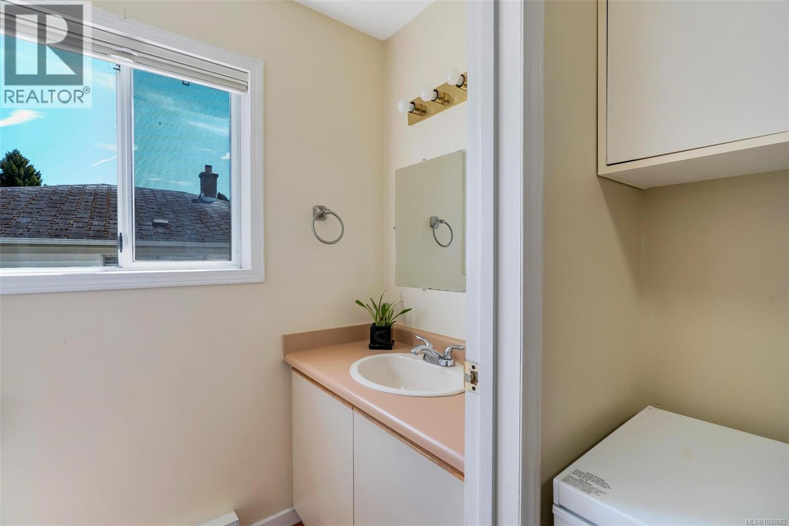 6520 COUNTRY RD - 23