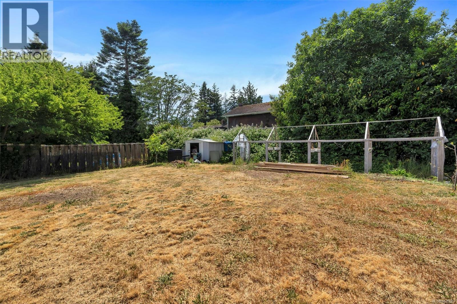6520 Country Rd - 43