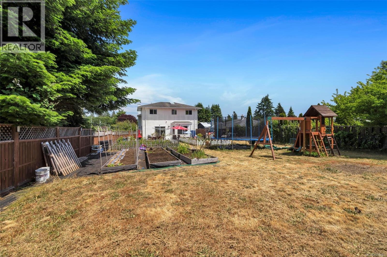6520 Country Rd - 44