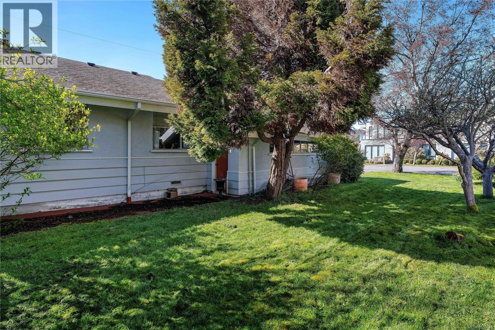 406 Beach Dr - 34