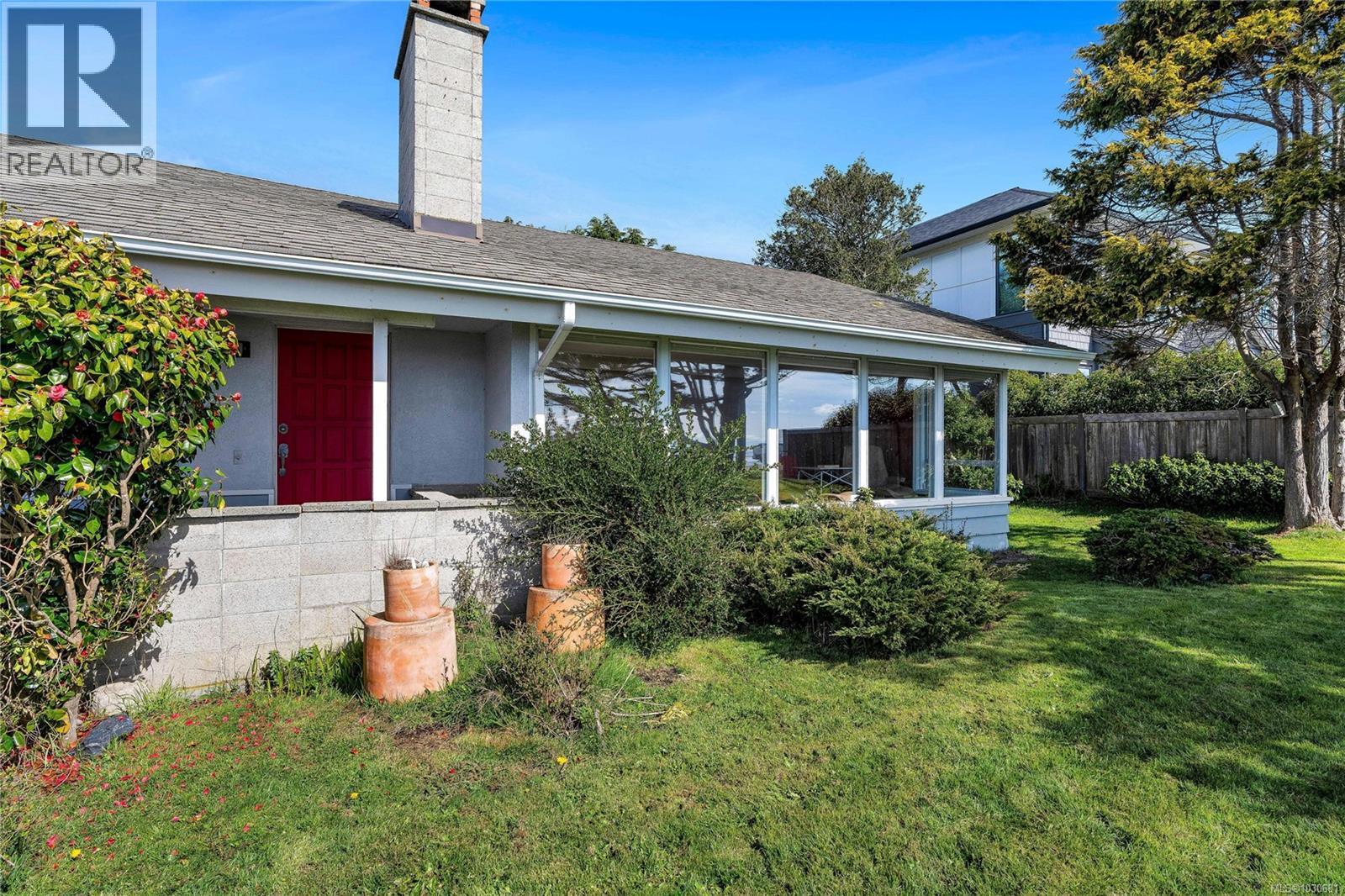 406 Beach Dr - 9
