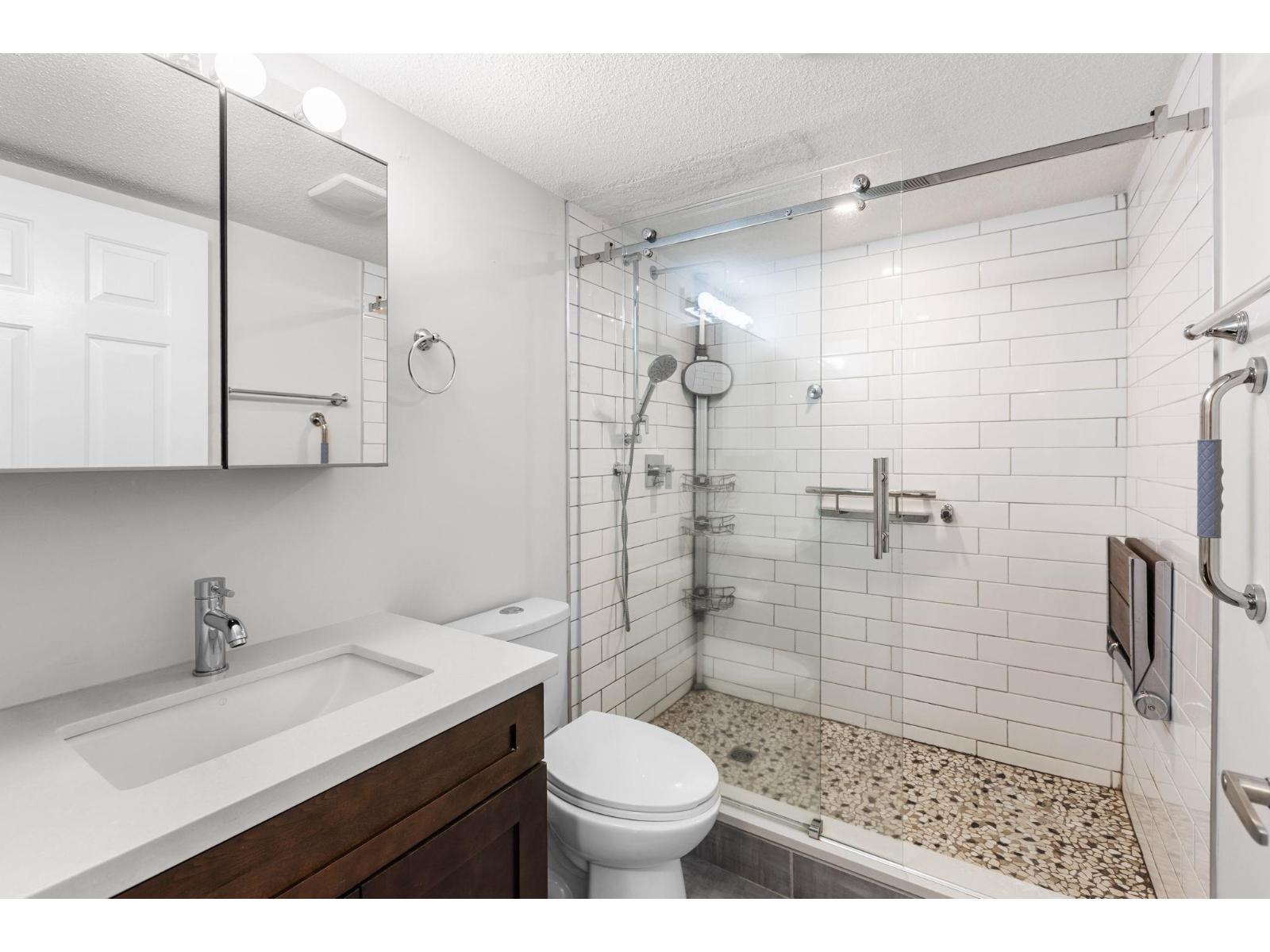 228 32853 LANDEAU PLACE, Abbotsford