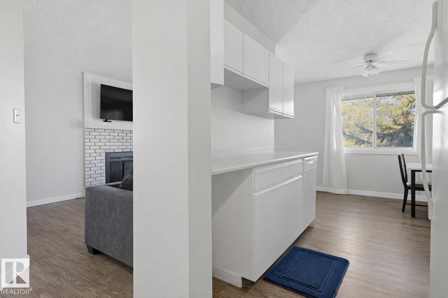 #302 6204 180 ST NW - 11