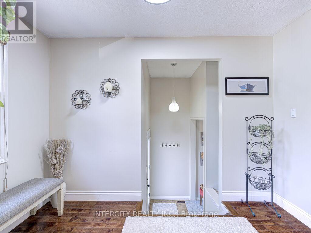 841 COULSON AVENUE - 15