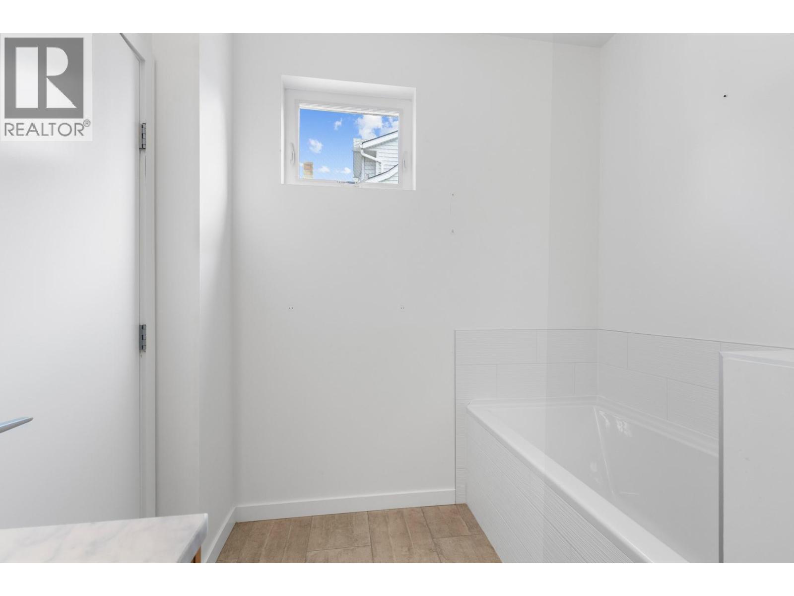 443 Christleton Avenue, Kelowna