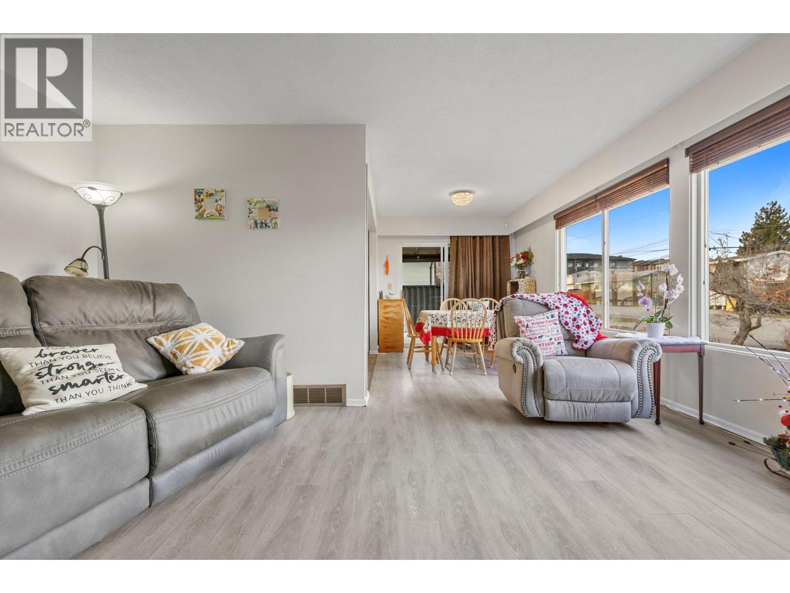  2429 Gosset Road, West Kelowna