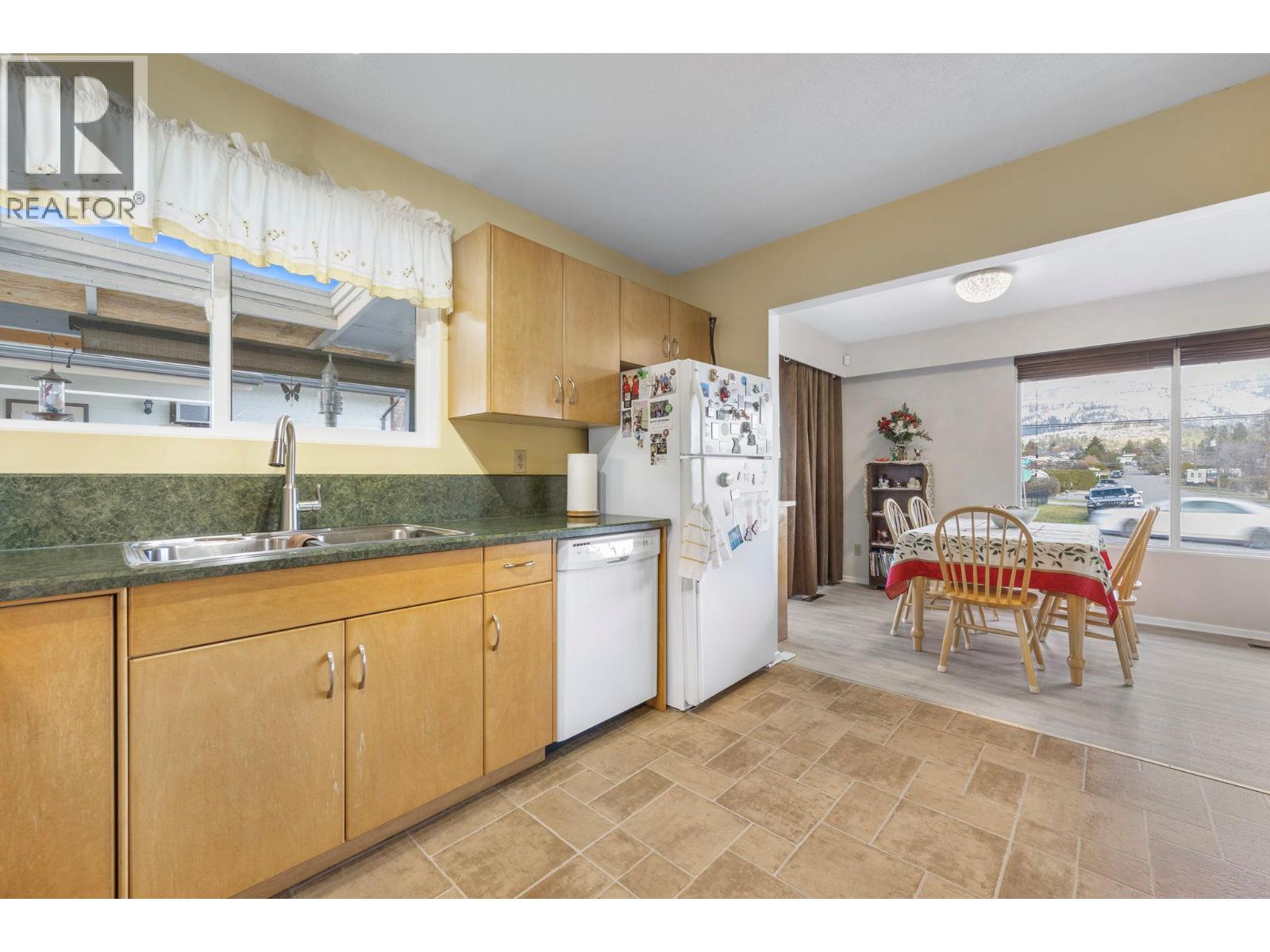  2429 Gosset Road, West Kelowna