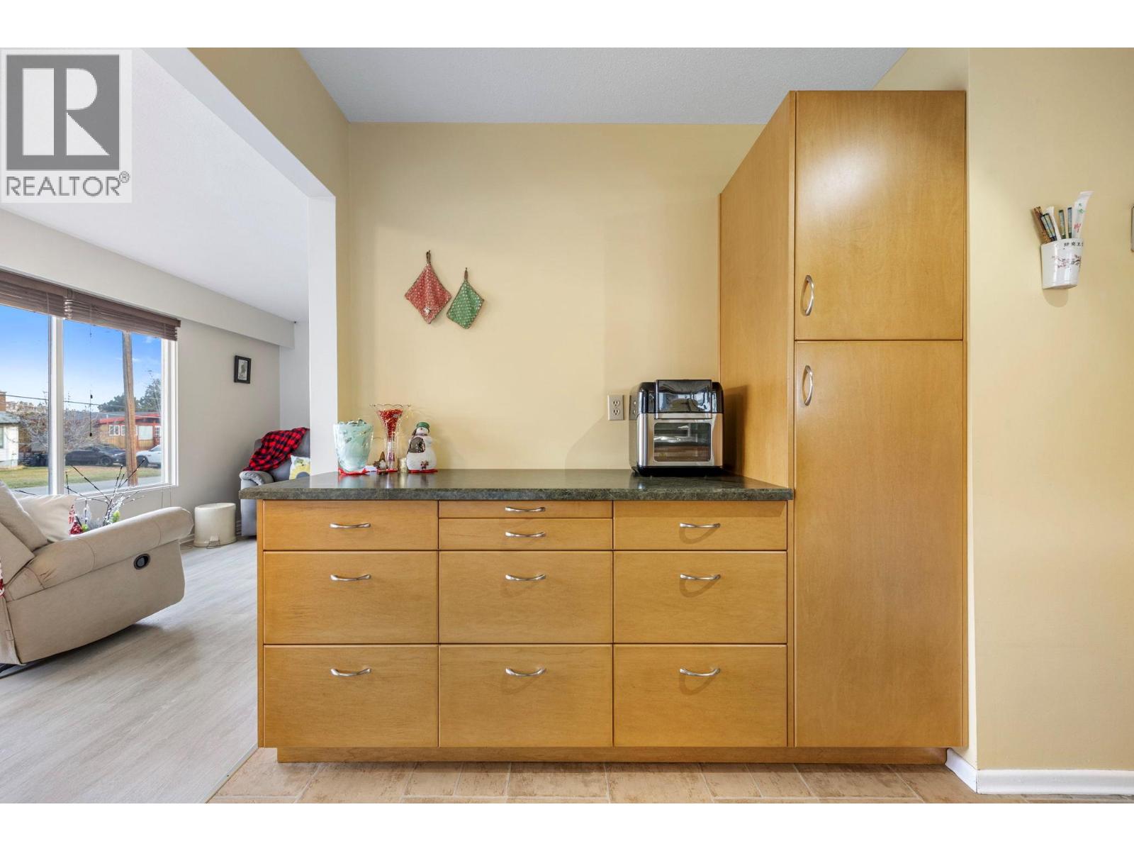  2429 Gosset Road, West Kelowna