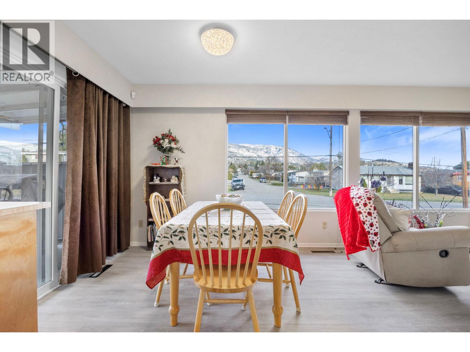  2429 Gosset Road, West Kelowna