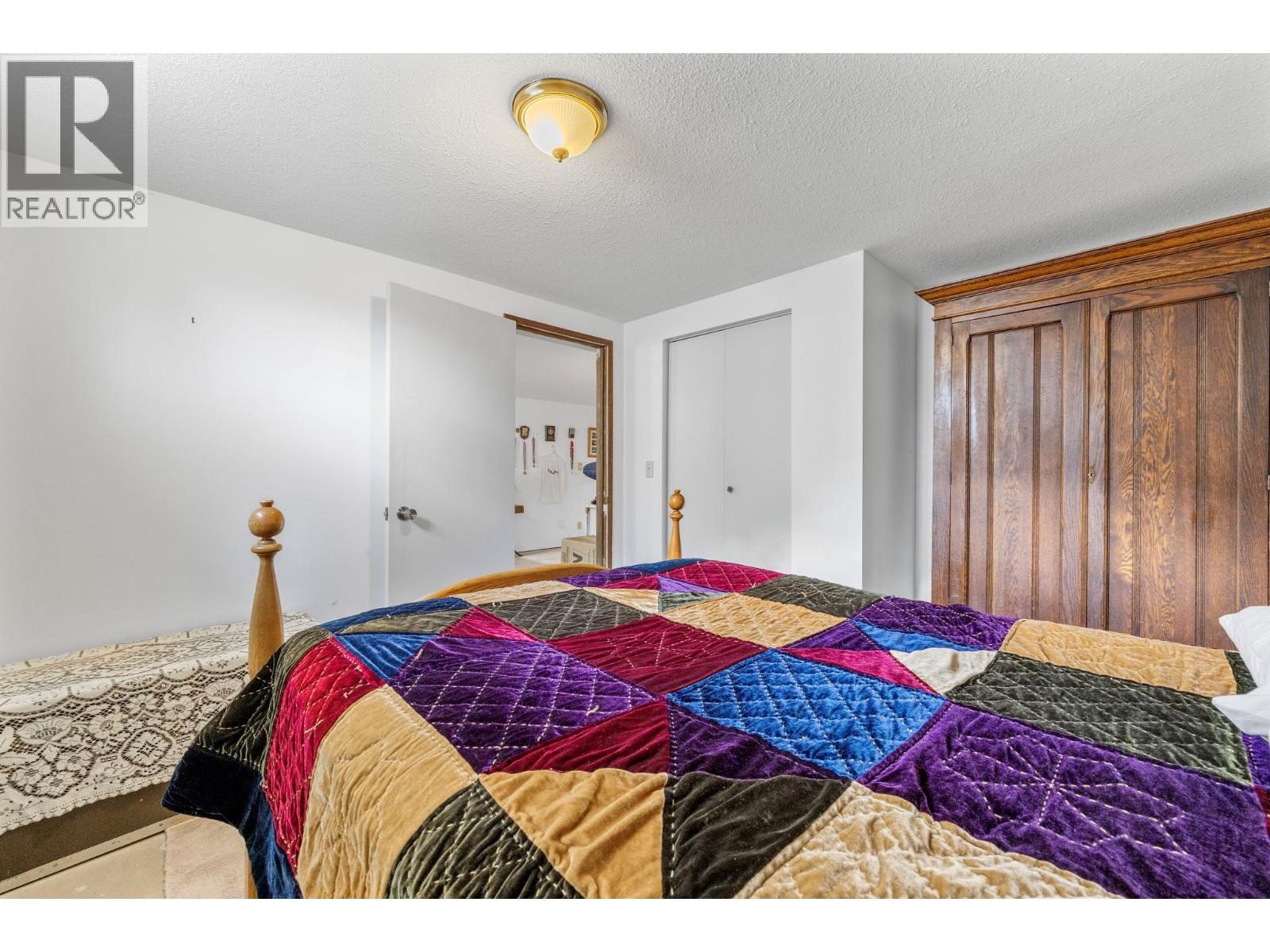  2429 Gosset Road, West Kelowna