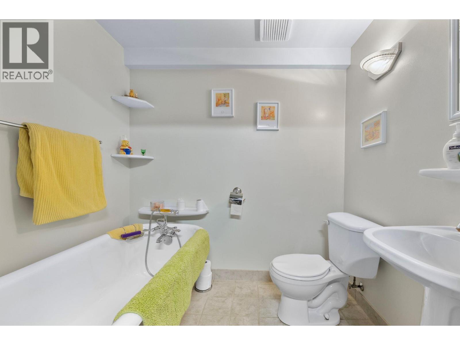  2429 Gosset Road, West Kelowna