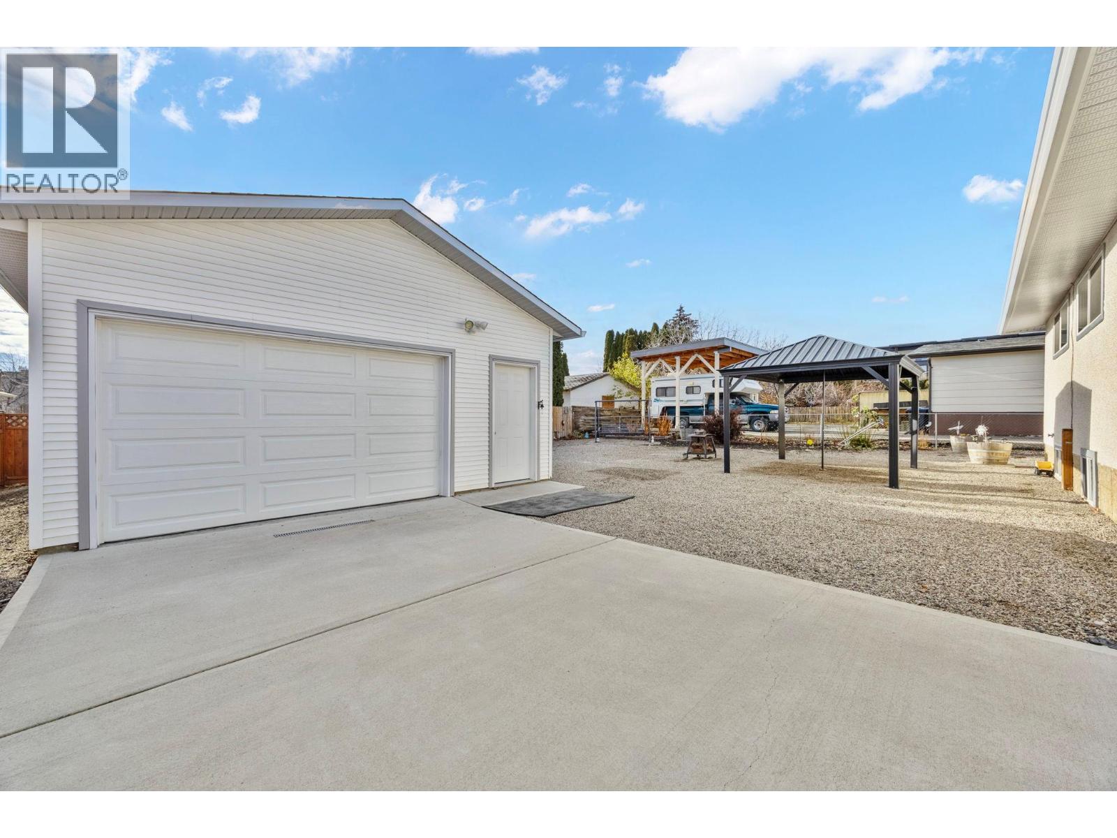  2429 Gosset Road, West Kelowna