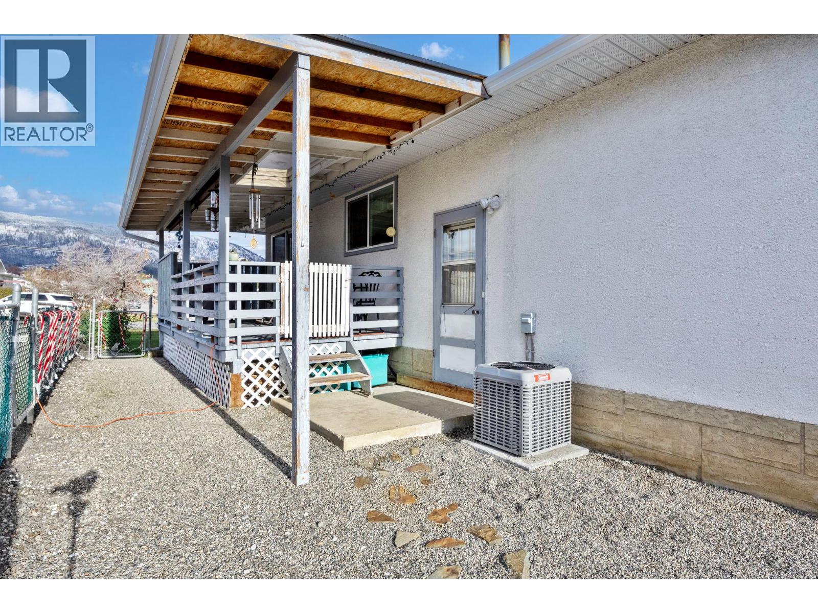  2429 Gosset Road, West Kelowna