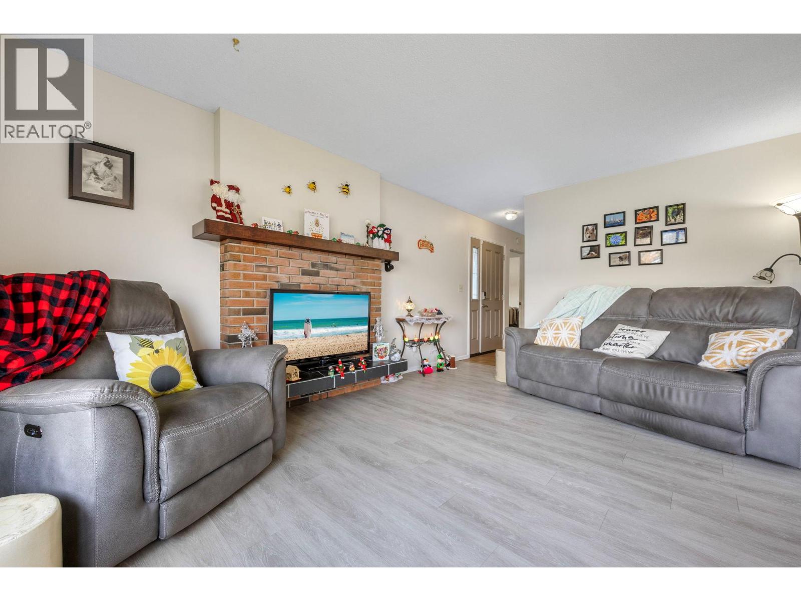  2429 Gosset Road, West Kelowna