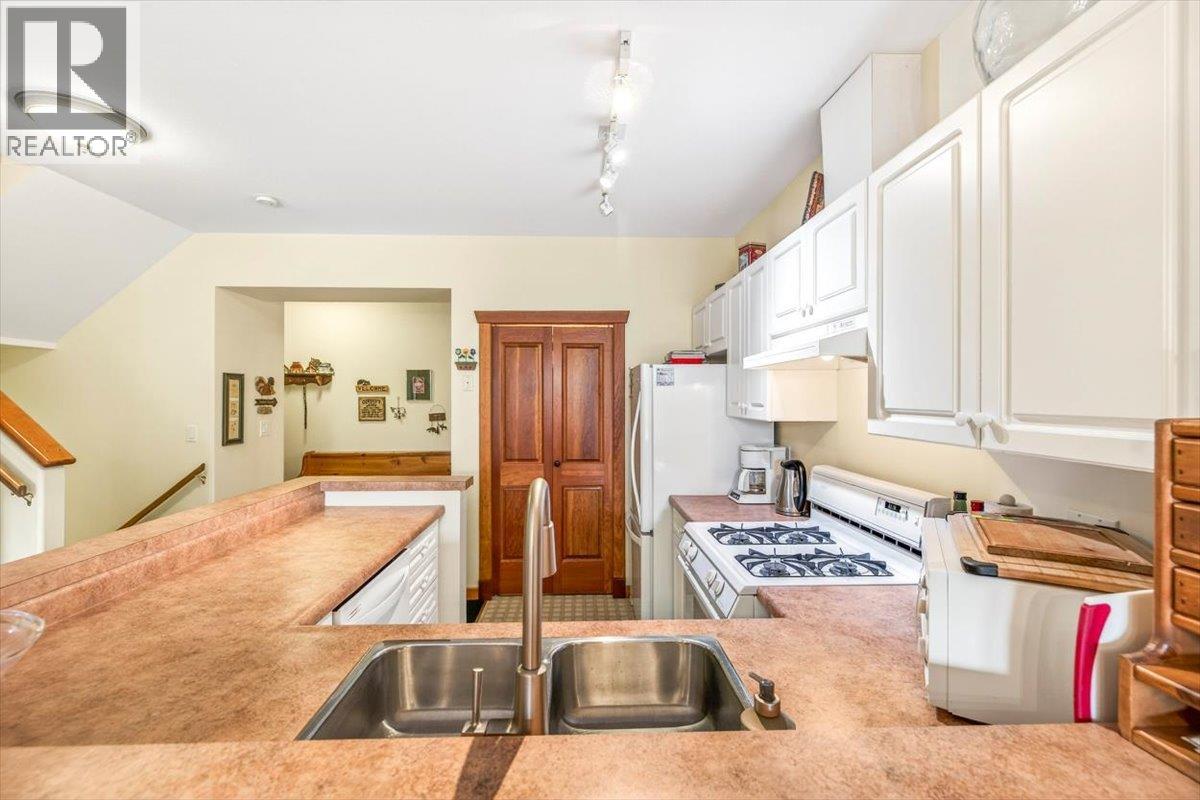 6 4576 Timberline Crescent, Fernie