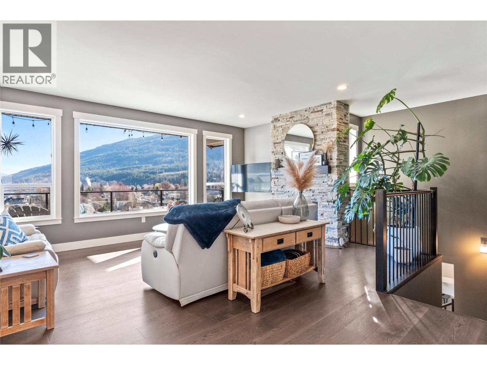  4590 71 Avenue, Salmon Arm