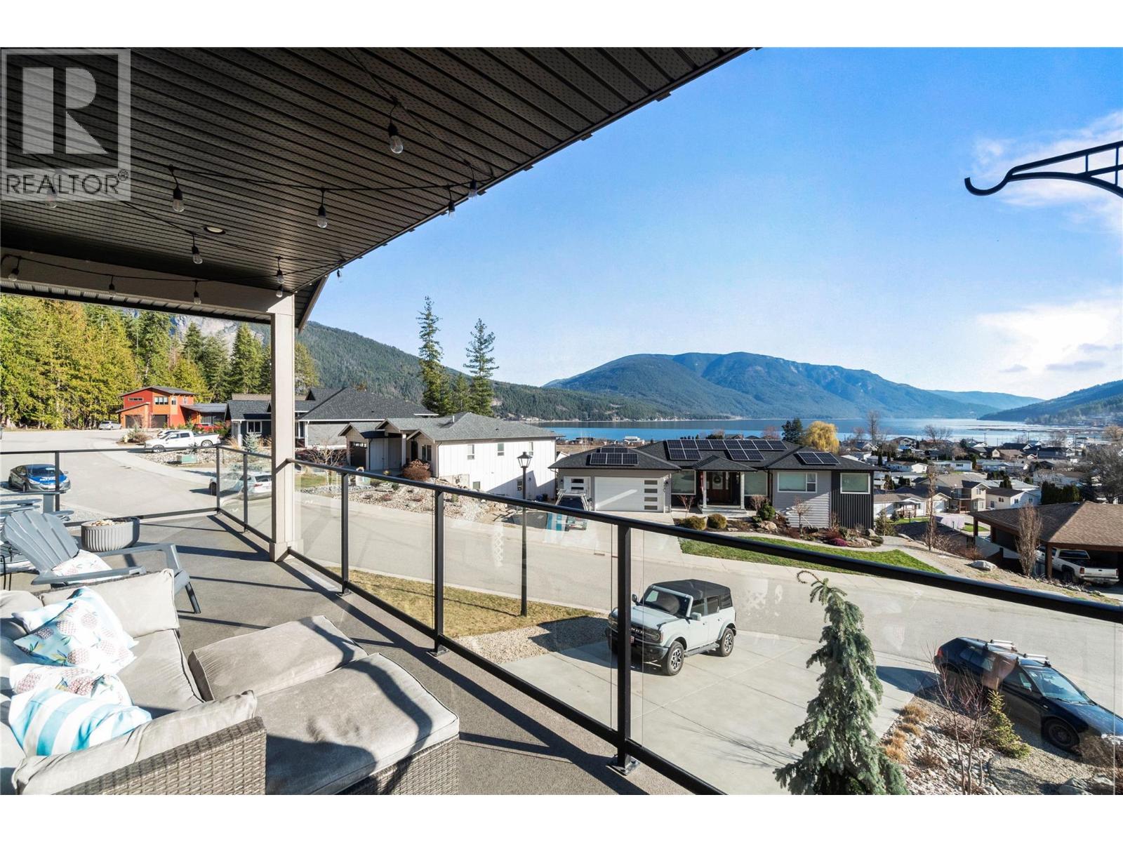  4590 71 Avenue, Salmon Arm