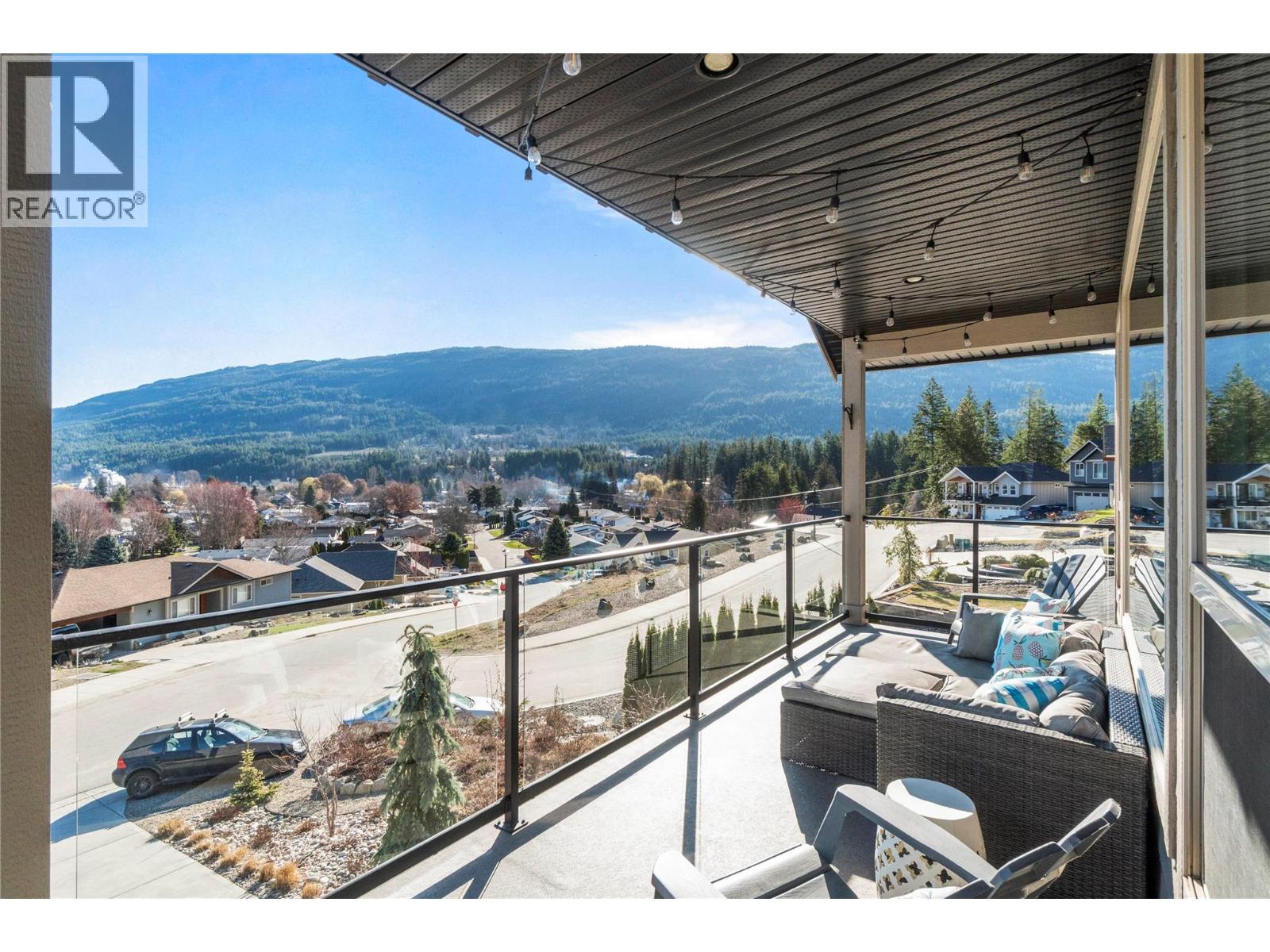  4590 71 Avenue, Salmon Arm