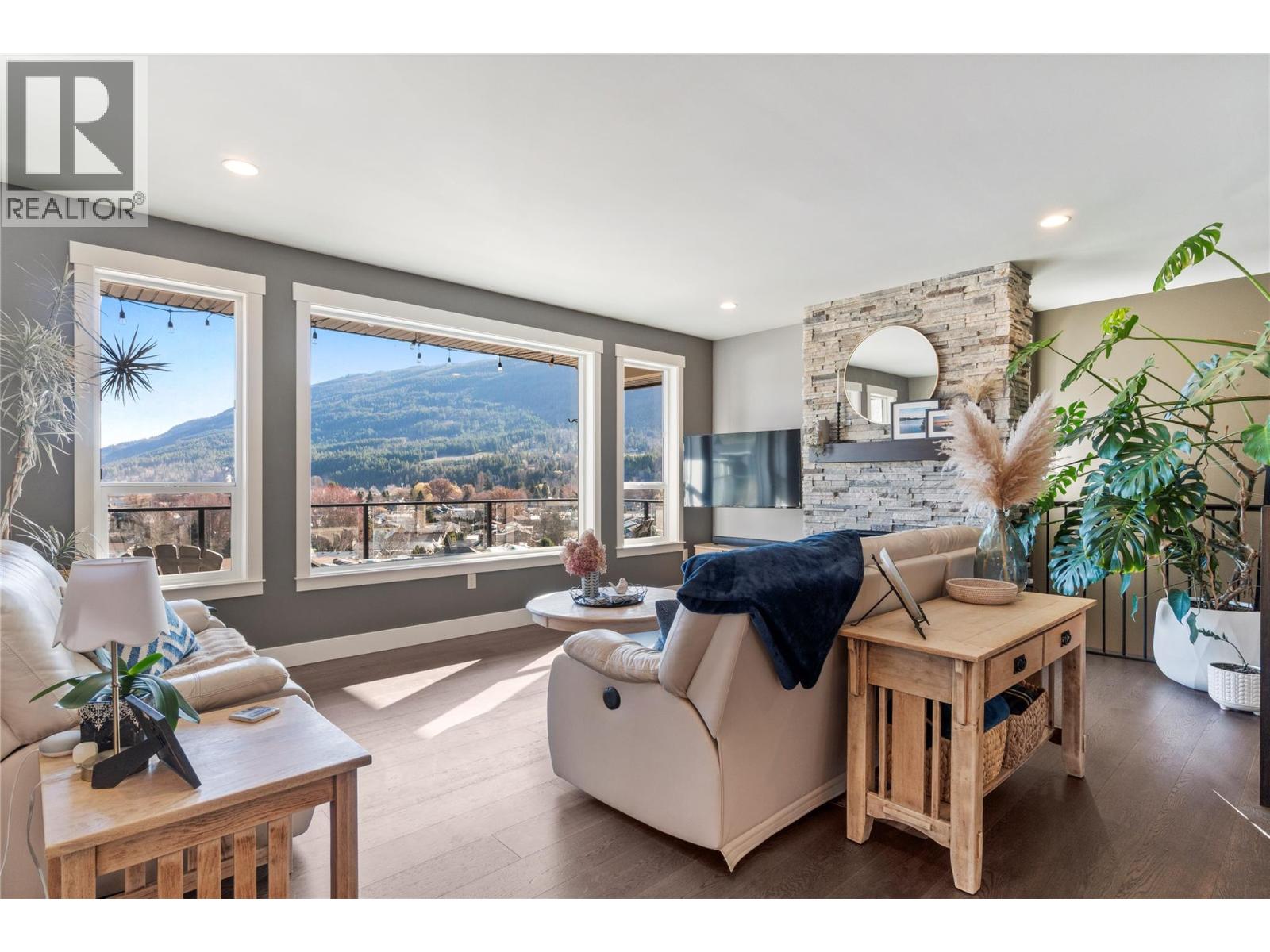  4590 71 Avenue, Salmon Arm